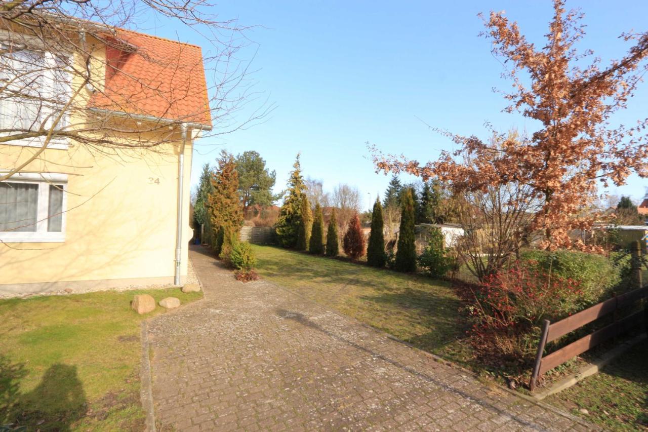 Ferienhaus Ahorn Mit Garten In Зиновиц Екстериор снимка